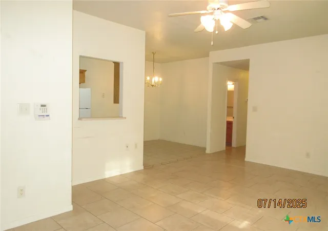 Listing Photo 4 - Condo for sale in building located at 2606 Edgefield St, Killeen, TX 76549