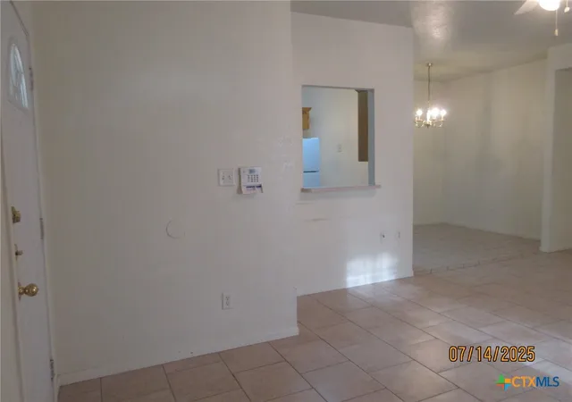 Listing Photo 5 - Condo for sale in building located at 2606 Edgefield St, Killeen, TX 76549