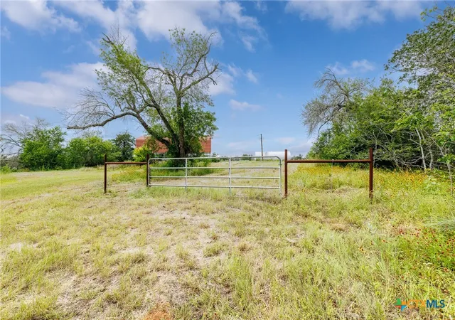 Homes for sale in Nixon, TX | 51 County Road 471, Nixon, TX 78140 | MLS# 615849