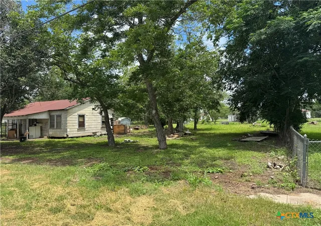 Homes for sale in Cuero, TX | 406 W French St, Cuero, TX 77954 | MLS# 615715