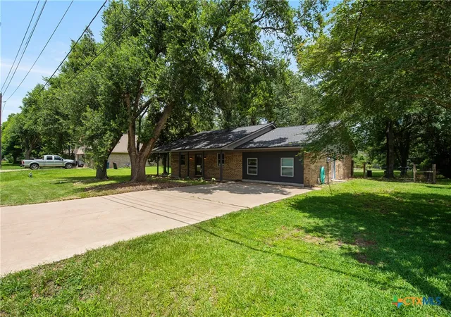 35th image of 504 Walnut St, Waller, TX 77484 | MLS# 615813