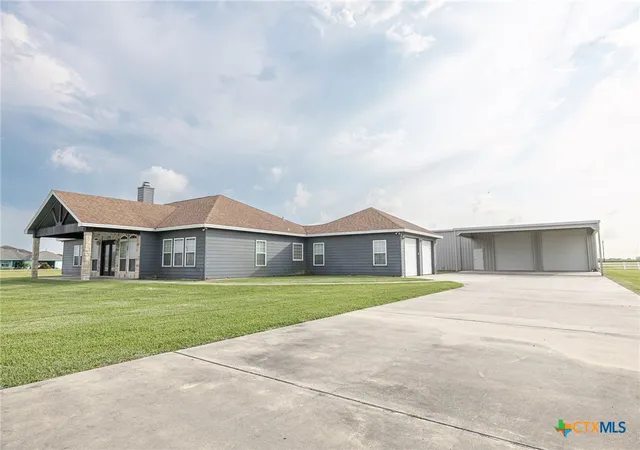 2nd image of 45 Blue Heron Dr, Port Lavaca, TX 77979 | MLS# 615983