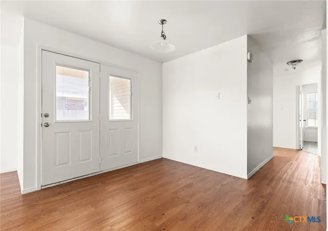 Listing Photo 5 - Condo for sale in building located at 6211 Temora Loop, Killeen, TX 76549