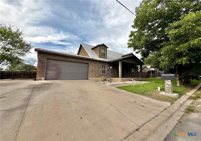2nd image of 2011 Zint St, Gonzales, TX 78629 | MLS# 616086