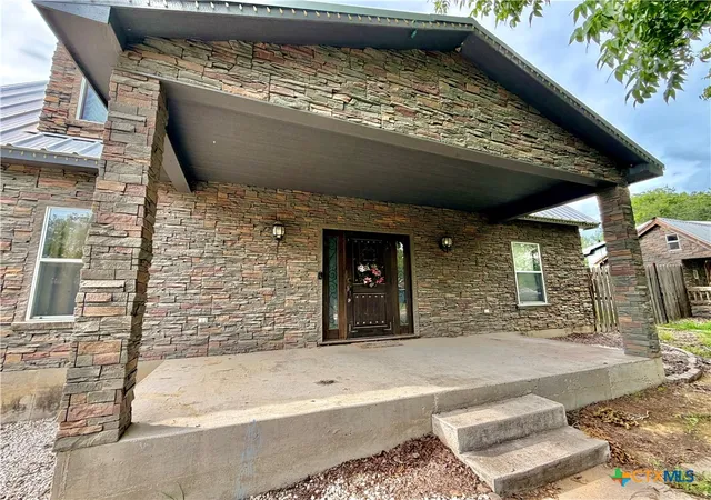 Photo 4 of Single family home for sale at 2011 Zint St, Gonzales, TX 78629 | MLS# 616086 | Listing updated on 2026-06-07