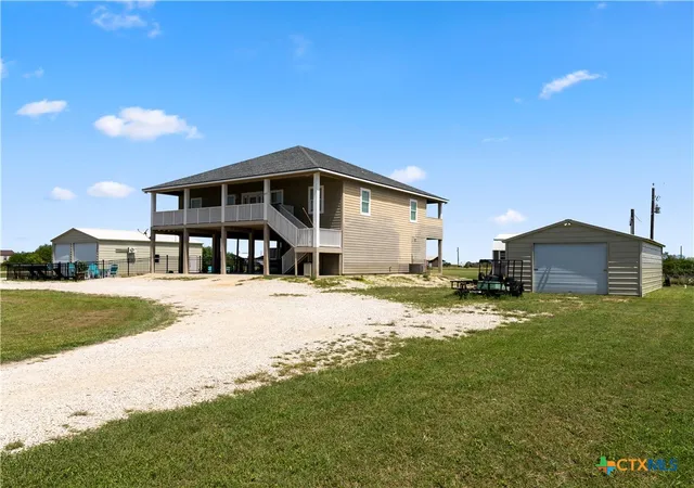 Homes for sale in Palacios, TX | 213 Porpoise Dr, Palacios, TX 77465 | MLS# 615513