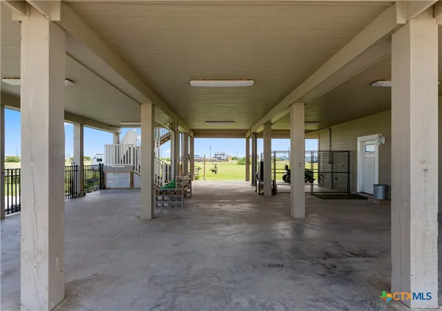 Homes for sale in Palacios, TX | 213 Porpoise Dr, Palacios, TX 77465 | MLS# 615513
