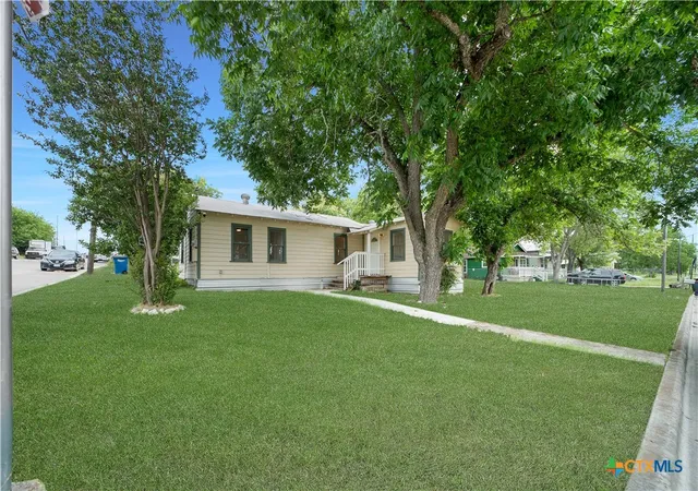 2nd image of 414 Orange Ave, New Braunfels, TX 78130 | MLS# 615960