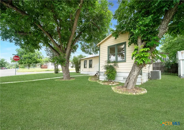 3rd image of 414 Orange Ave, New Braunfels, TX 78130 | MLS# 615960