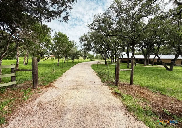 2nd image of 2751 River Oaks Dr, New Braunfels, TX 78132 | MLS# 616176