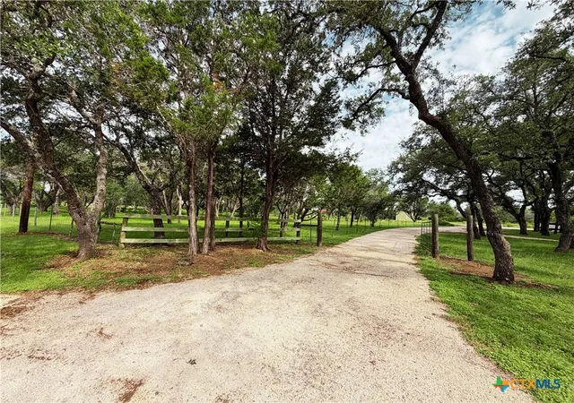3rd image of 2751 River Oaks Dr, New Braunfels, TX 78132 | MLS# 616176