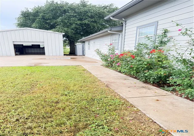 4th image of 256 County Road 481, Gonzales, TX 78629 | MLS# 616293