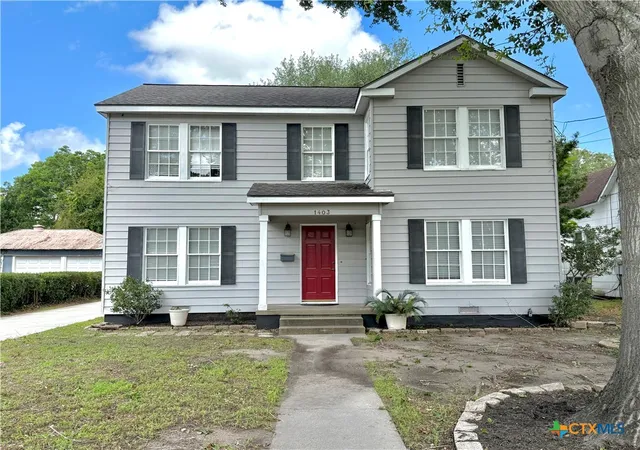 Photo 2 of Single family home for sale at 1403 N Bridge St, Victoria, TX 77901 | MLS# 616310 | Listing updated on 2026-06-10