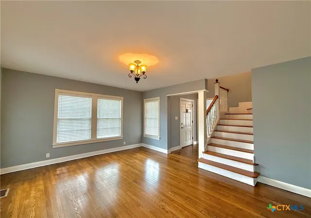 Photo 2 of Single family home for sale at 1403 N Bridge St, Victoria, TX 77901 | MLS# 616310 | Listing updated on 2026-06-10