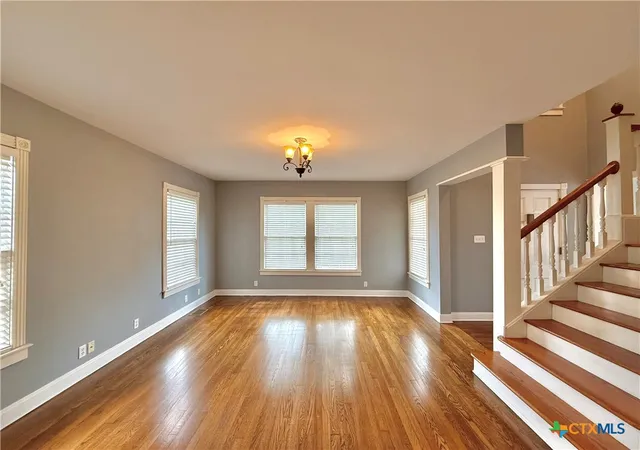 Photo 3 of Single family home for sale at 1403 N Bridge St, Victoria, TX 77901 | MLS# 616310 | Listing updated on 2026-06-10