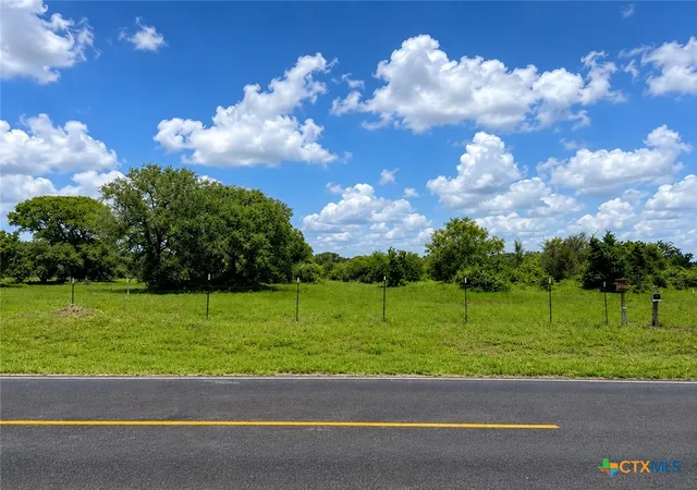 Homes for sale in Yoakum, TX | 1958 Fm 3010, Yoakum, TX 77995 | MLS# 616260