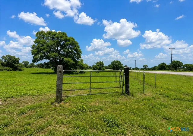 Homes for sale in Yoakum, TX | 1958 Fm 3010, Yoakum, TX 77995 | MLS# 616260