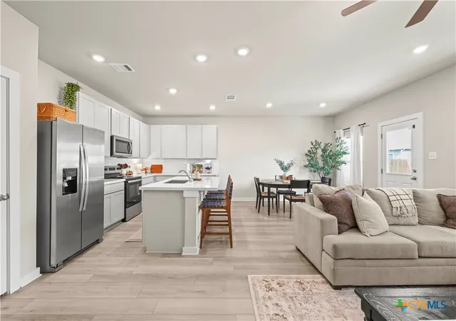 Photo 4 of Single family home for sale at 237 Little Green Trl, Jarrell, TX 76537 | MLS# 616362 | Listing updated on 2026-07-29