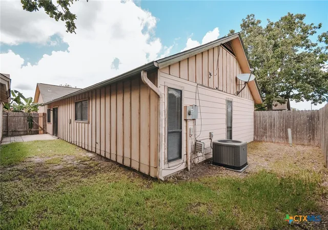 Homes for sale in Victoria, TX | 408 Waterford Dr, Victoria, TX 77901 | MLS# 616397