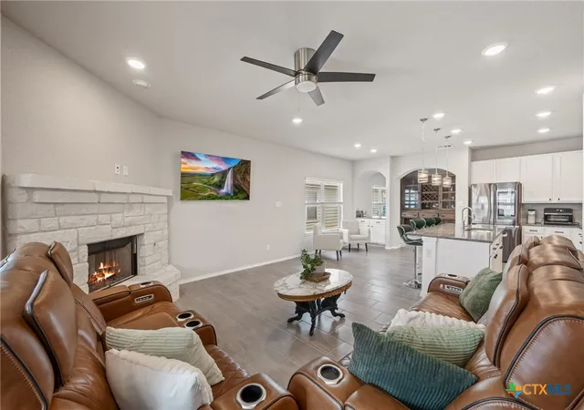 Photo 4 of Single family home for sale at 1044 Slight St, New Braunfels, TX 78130 | MLS# 616451 | Listing updated on 2026-06-16