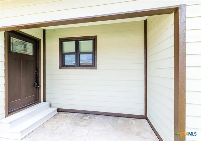 Photo 4 of Single family home for sale at 606 E Prairie St, Cuero, TX 77954 | MLS# 616181 | Listing updated on 2026-07-23