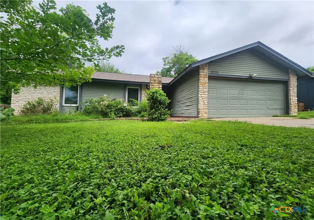 2nd image of 5222 Pine Pl, Austin, TX 78744 | MLS# 616107