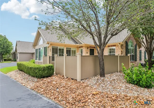 Listing Photo 2 - Condo for sale in building located at 30 Wildwood Dr, Georgetown, TX 78633 - Unit #41