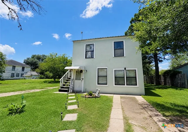 Homes for sale in Waelder, TX | 409 N Avenue D, Waelder, TX 78959 | MLS# 616557