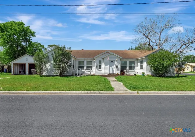 Multi family home for sale at 1005 Macarthur St, Victoria, TX 77901 | MLS# 616577