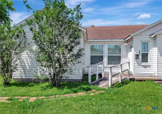 Listing Photo 4 - Condo for sale in building located at 1005 Macarthur St, Victoria, TX 77901