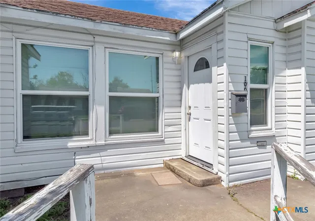 Listing Photo 5 - Condo for sale in building located at 1005 Macarthur St, Victoria, TX 77901