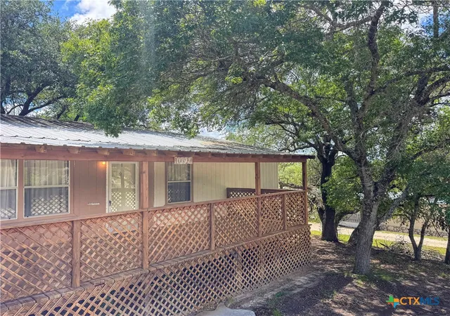 Photo 2 of Manufactured home for sale at 1092 Willow Dr, Canyon Lake, TX 78133 | MLS# 616594 | Listing updated on 2026-06-12
