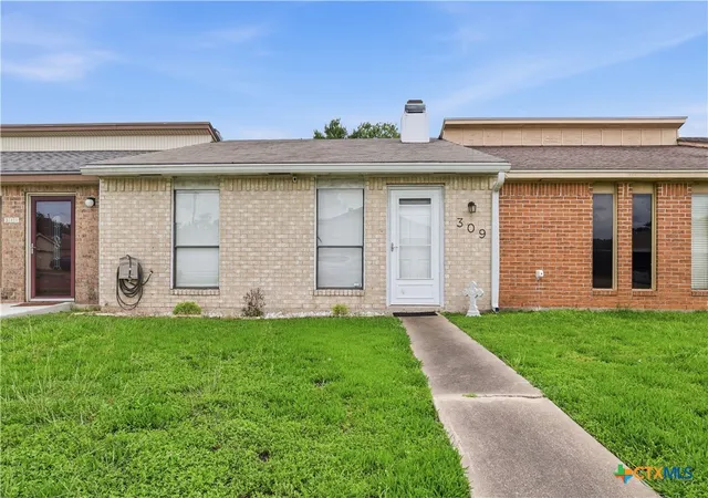 Homes for sale in Victoria, TX | 309 Versailles St, Victoria, TX 77904 | MLS# 616109