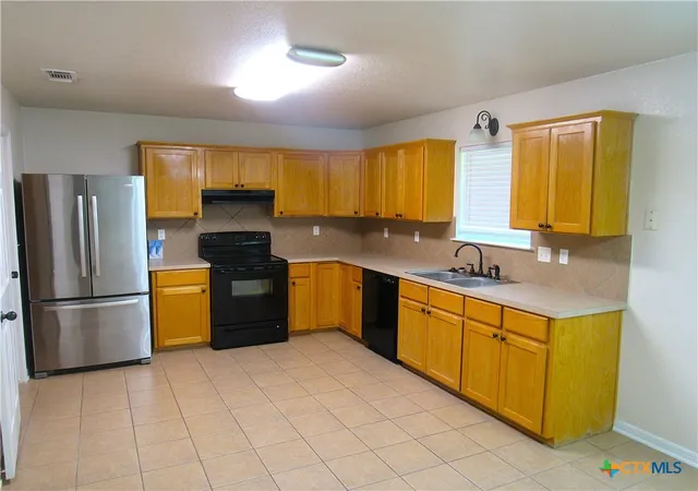 Photo 2 of Sale Pending at 702 Atlas Ave, Killeen, TX 76542 | MLS# 616314 | Listing updated on 2026-07-18