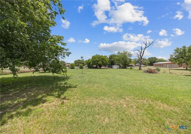 17th image of 575 W 4th St, Crawford, TX 76638 | MLS# 615323