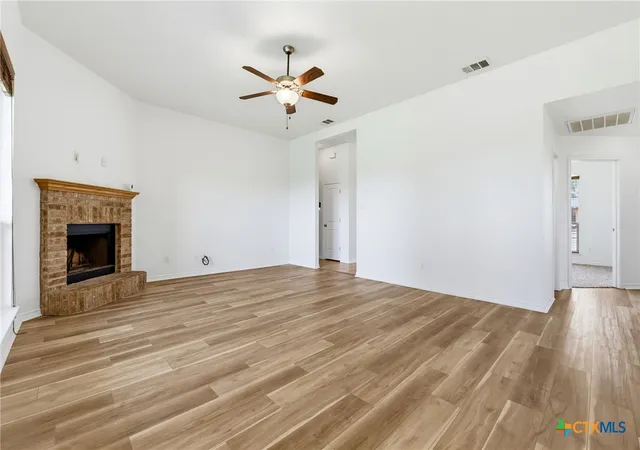 Photo 3 of Sale Pending at 5112 Fawn Dr, Killeen, TX 76542 | MLS# 616650 | Listing updated on 2026-06-25