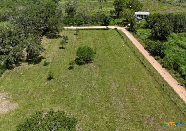 Homes for sale in Yoakum, TX | 201 Elwood St, Yoakum, TX 77995 | MLS# 616637