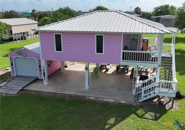 2nd image of 111 Springfield Ave, Port Lavaca, TX 77979 | MLS# 616691