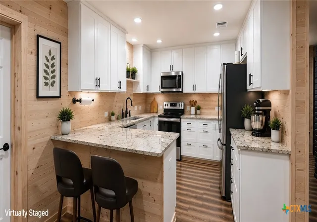 4th image of 110 Live Oak St, Gonzales, TX 78629 | MLS# 616125