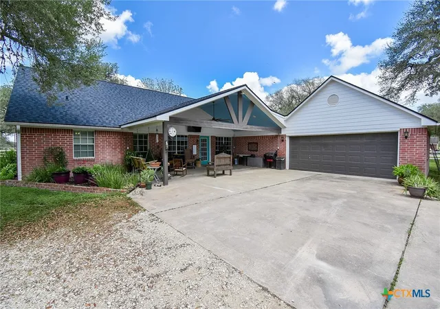 3rd image of 4427 County Road 382, Louise, TX 77455 | MLS# 616739