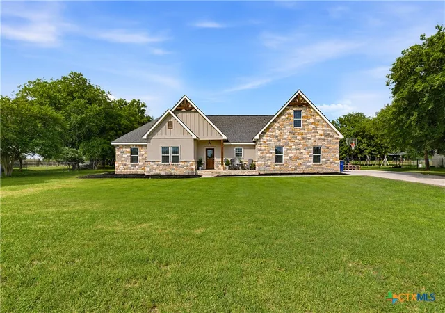 2nd image of 140 Oak Springs Dr, Seguin, TX 78155 | MLS# 616622