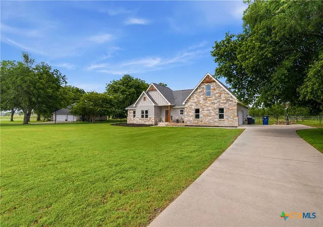 3rd image of 140 Oak Springs Dr, Seguin, TX 78155 | MLS# 616622