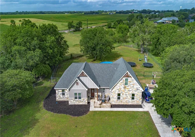 4th image of 140 Oak Springs Dr, Seguin, TX 78155 | MLS# 616622