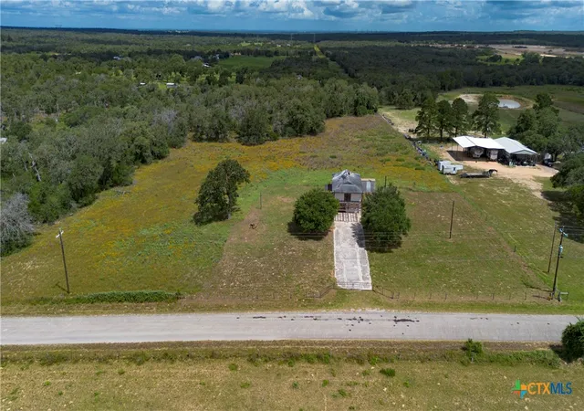 Homes for sale in Stockdale, TX | 84 Longhorn Rd, Stockdale, TX 78160 | MLS# 616741