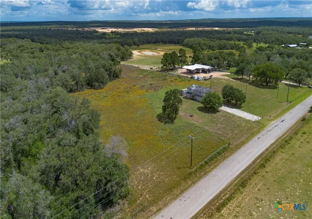 Homes for sale in Stockdale, TX | 84 Longhorn Rd, Stockdale, TX 78160 | MLS# 616741