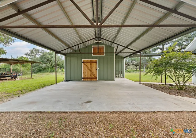 3rd image of 13109 Fm 822, Edna, TX 77957 | MLS# 616781