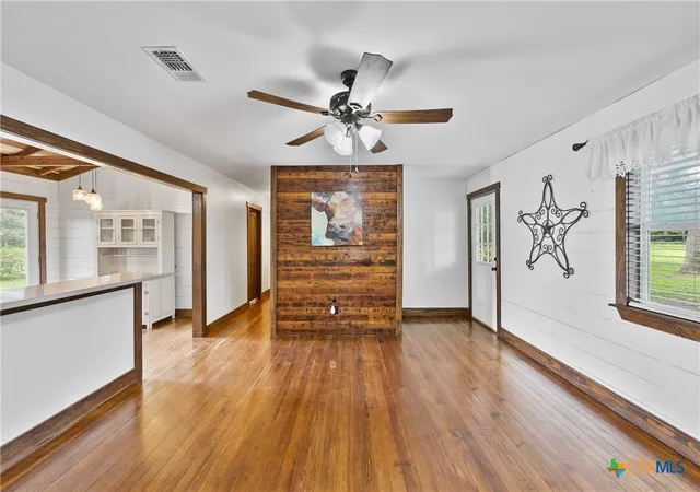 5th image of 13109 Fm 822, Edna, TX 77957 | MLS# 616781