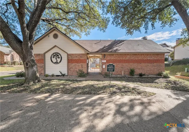 2nd image of 156 Pleasant Grv Ln, Waco, TX 76712