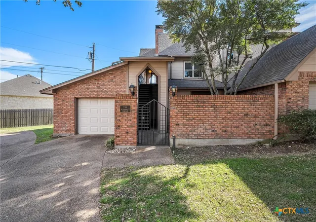 Homes for sale in Woodway, TX | 156 Pleasant Grove Ln, Woodway, TX 76712 | MLS# 616894
