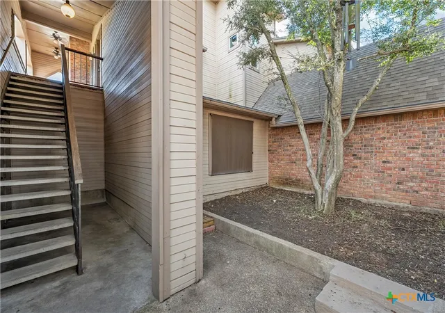Homes for sale in Woodway, TX | 156 Pleasant Grove Ln, Woodway, TX 76712 | MLS# 616894
